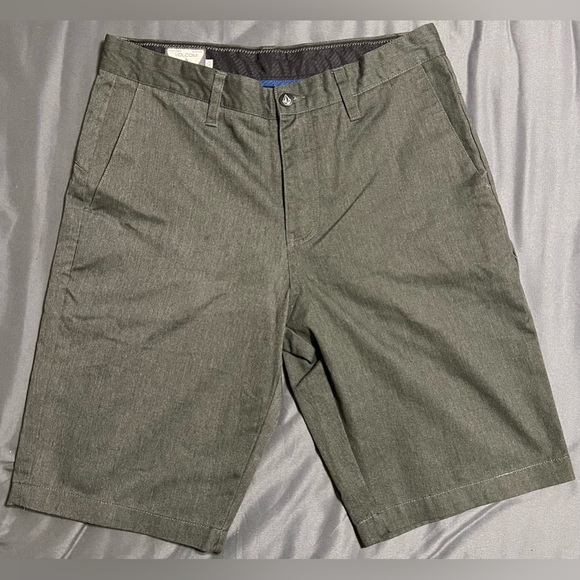 Men’s Volcom Chino Short Size 30 - Picture 1 of 4